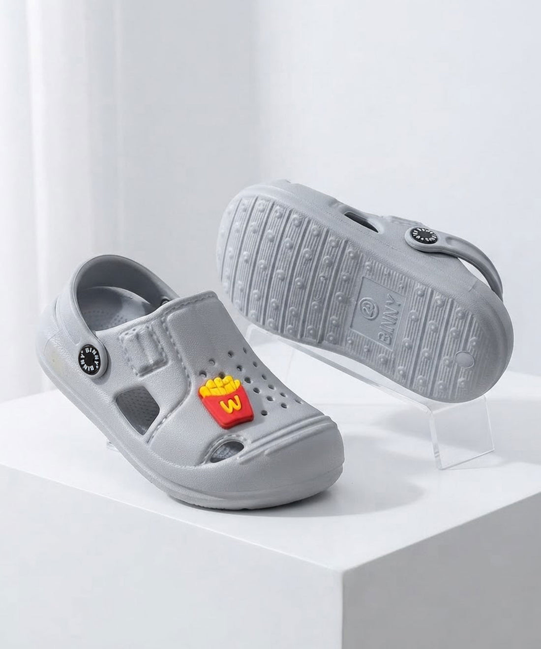 color:gray