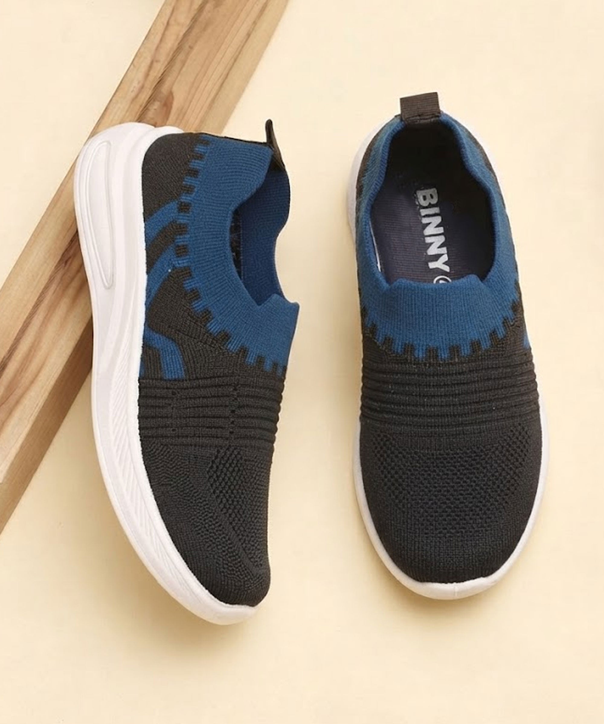 color:black