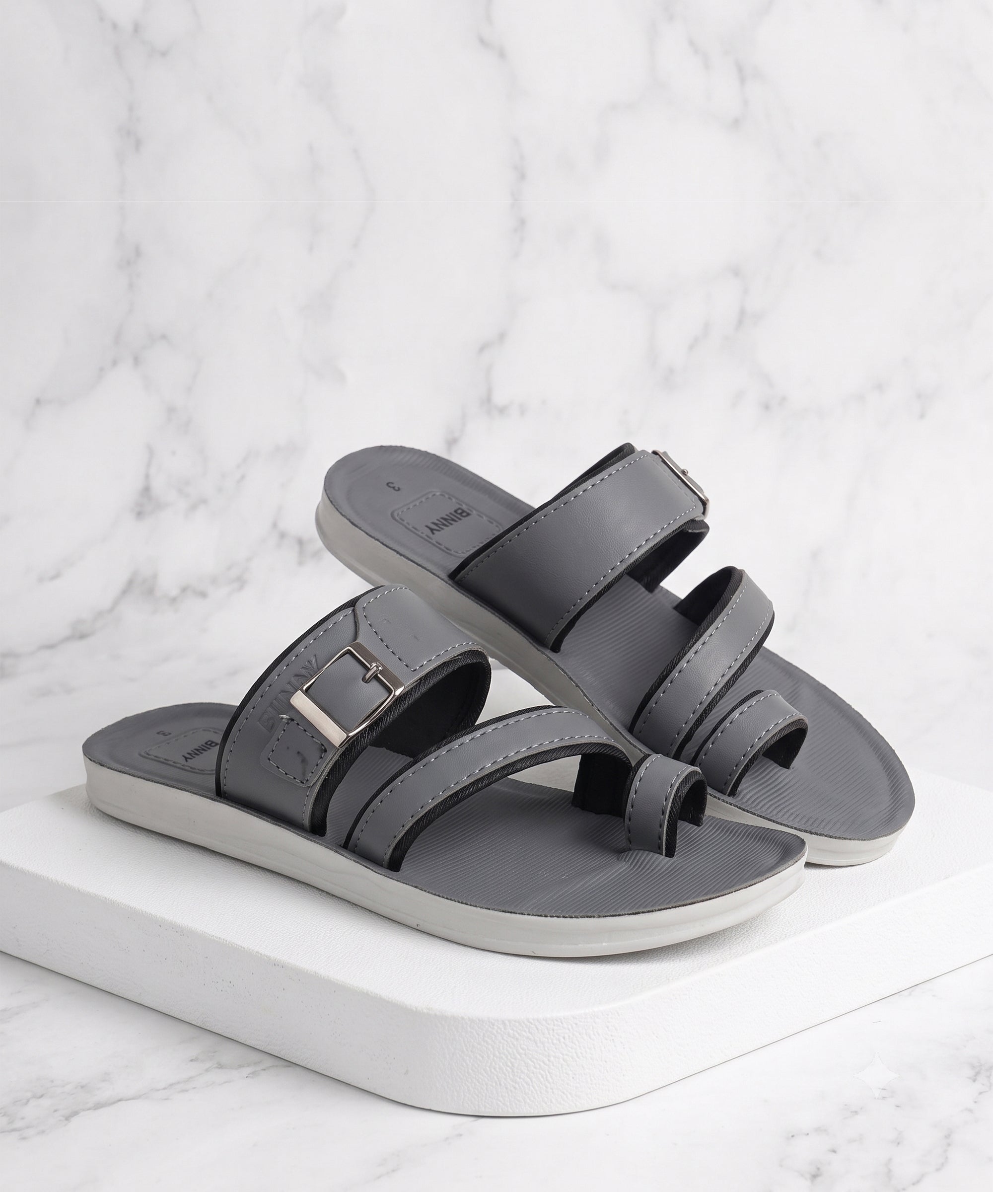 color:gray