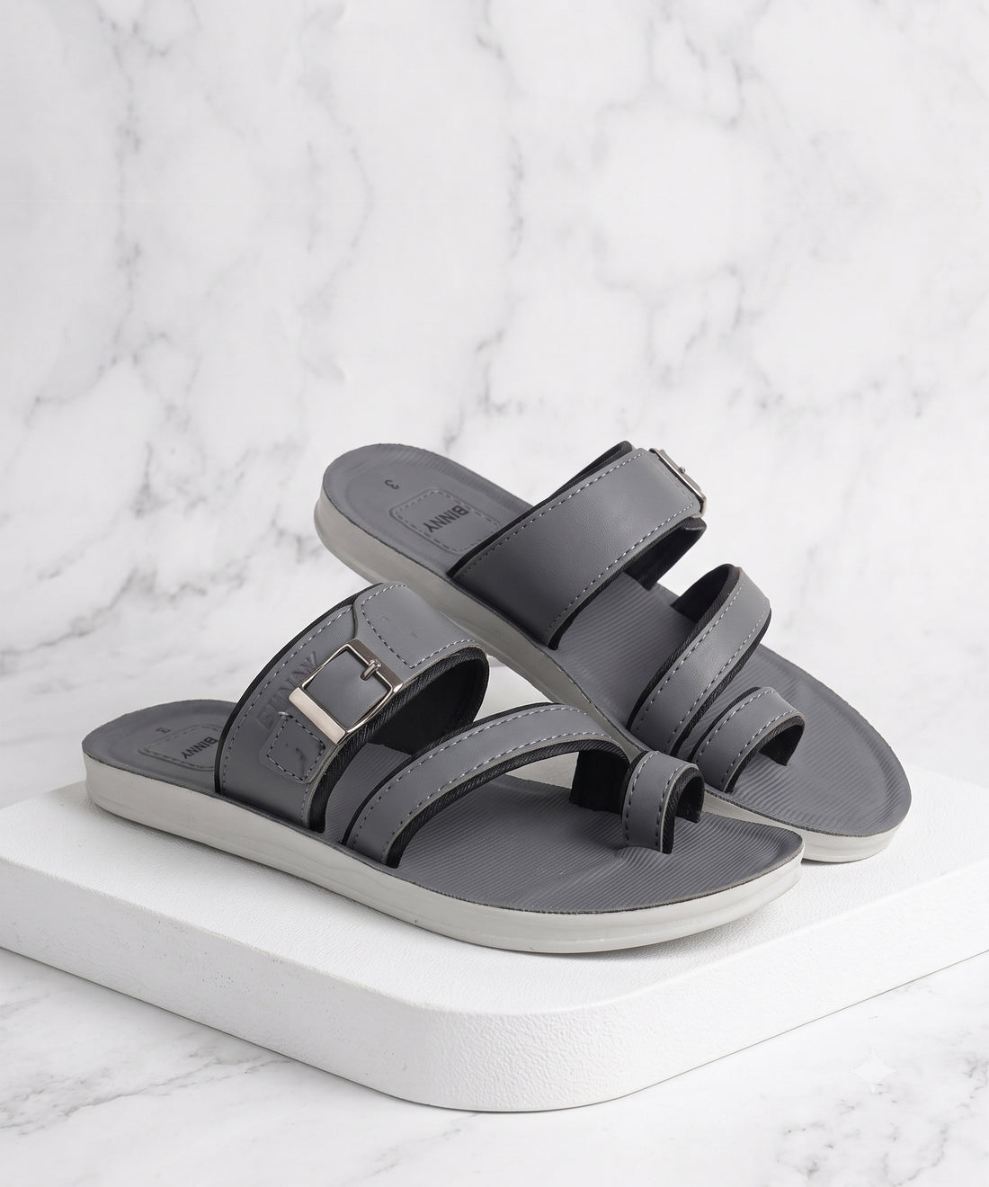 color:gray