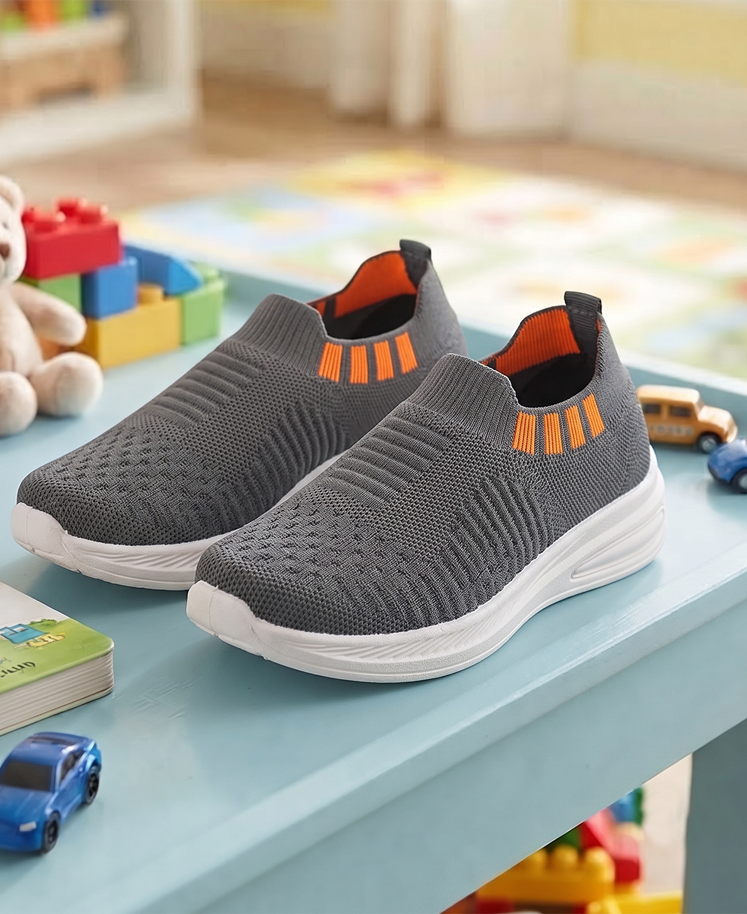 color:grey